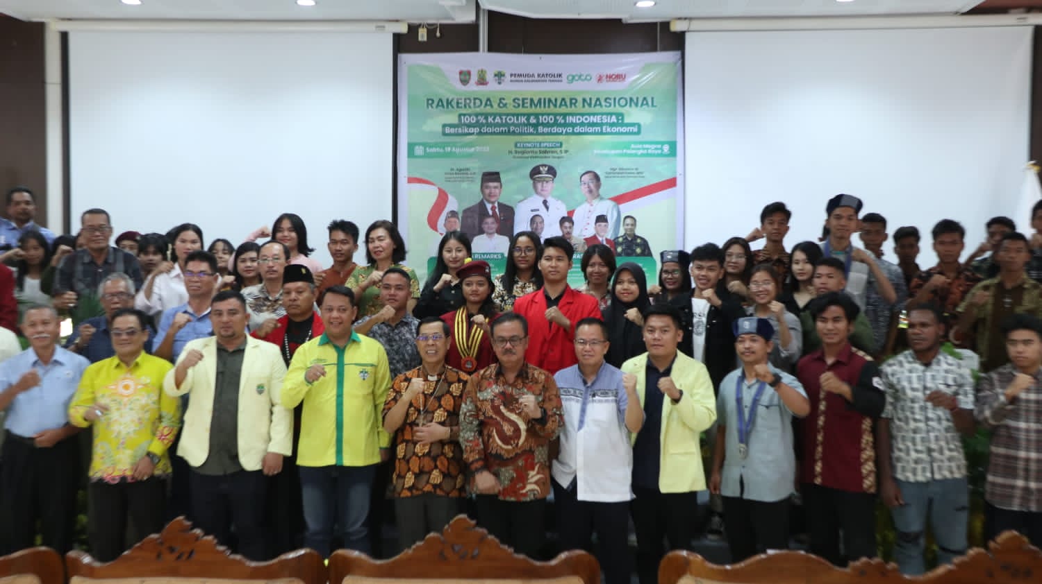 Sahli Gubernur Herson B. Aden Secara Resmi Buka Seminar Nasional dan Rakerda Pemuda Katolik Komda Kalteng Tahun 2023