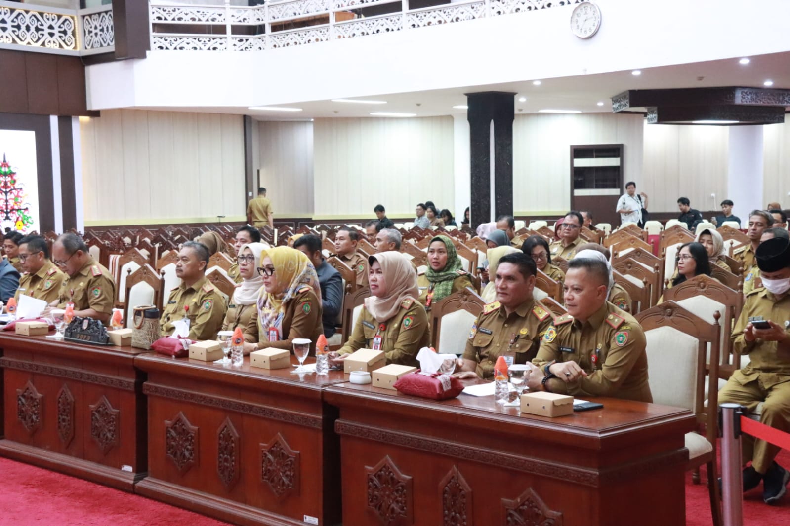 Hadiri Rapat Paripurna ke-14, Wagub H. Edy Pratowo Sampaikan Pidato Penjelasan/Jawaban Gubernur Kalteng Atas Pemandangan Umum Fraksi-Fraksi DPRD