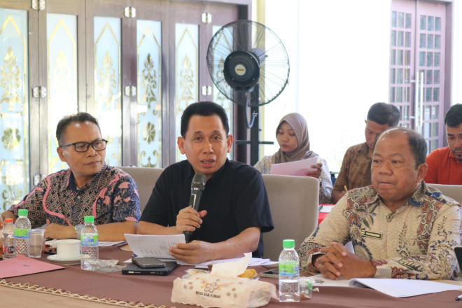 Rapat Bersama Dishub, Bupati Tekankan Peningkatan Konektivitas dan Layanan Transportasi di Kobar