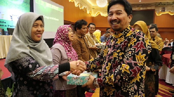 Kobar Raih Penghargaan Kabupaten Terproaktif Input e- RDKK