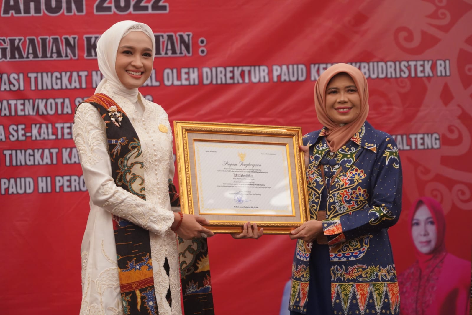 Ivo Sugianto Sabran Raih Penghargaan Apresiasi Bunda PAUD Tingkat Nasional Tahun 2021