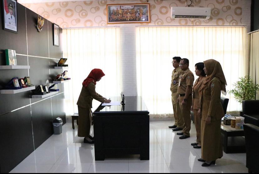 BKD Prov. Kalteng Laksanakan Penandatanganan Pakta Integritas dan Pengucapan Ikrar Netralitas ASN