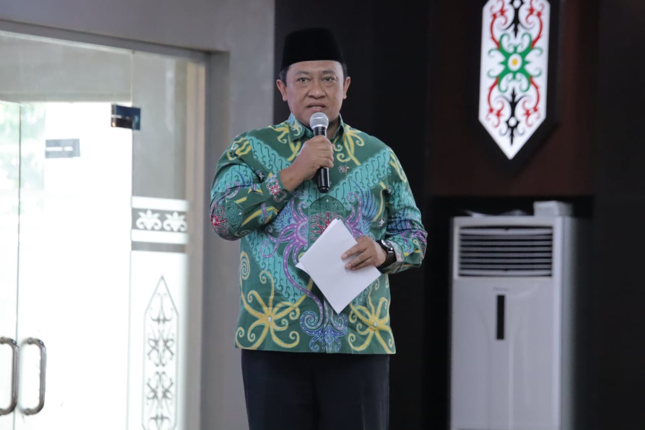 Hadiri Pengajian Sekaligus Peringatan Maulid Nabi Muhammad SAW 1446 H, Wagub Edy Pratowo Ajak Meneladani Sifat Rasulullah SAW