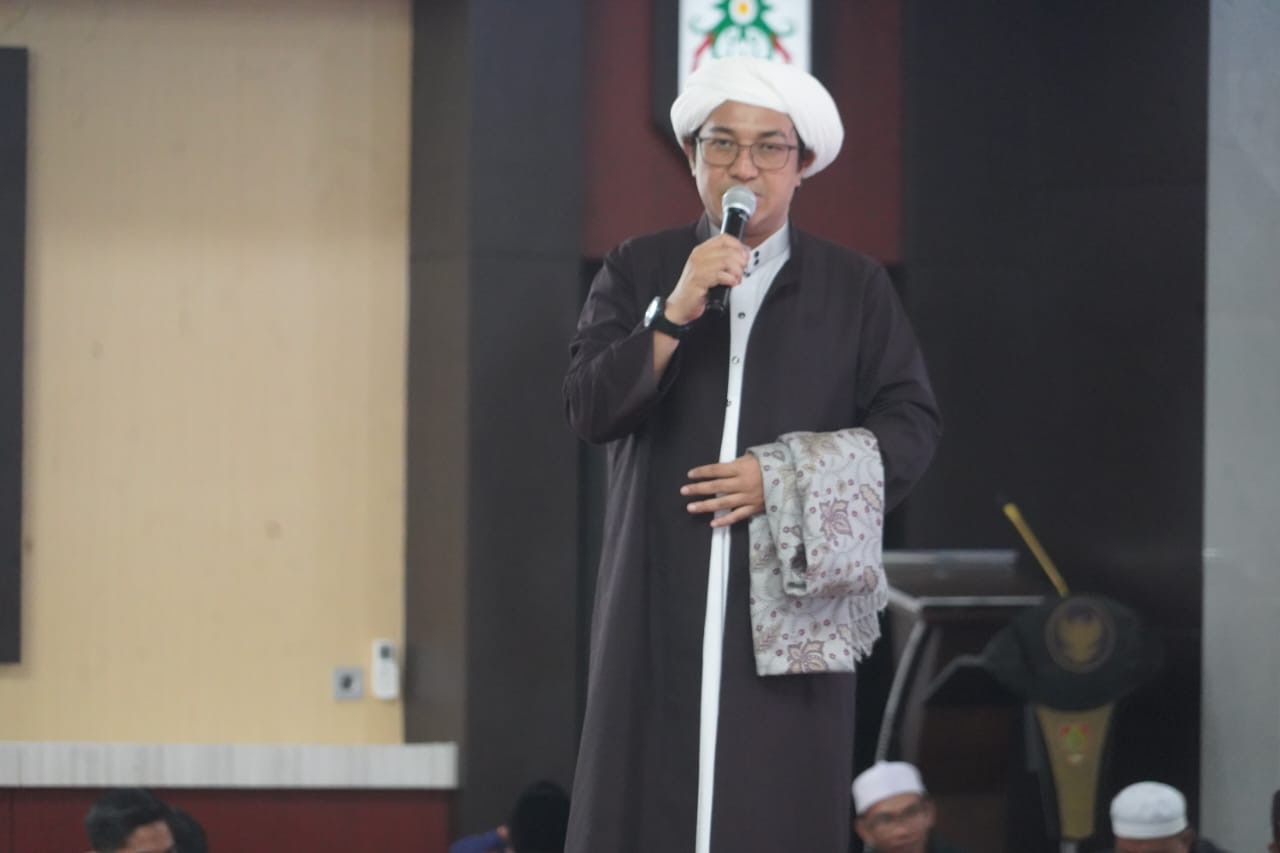 Hadiri Pengajian Sekaligus Peringatan Maulid Nabi Muhammad SAW 1446 H, Wagub Edy Pratowo Ajak Meneladani Sifat Rasulullah SAW