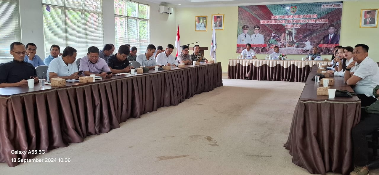 Disbun Kalteng Gelar Rapat Perhitungan Indeks “K” dan Harga TBS Kelapa Sawit Periode I Bulan September 2024
