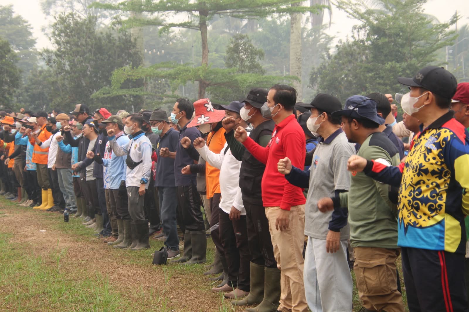Gubernur Kalteng Turun Tangan, Relawan Karhutla Dapat Bantuan Pangan dan Jaminan Sosial
