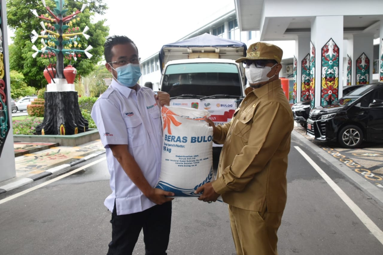 Plt. Gubernur Kalteng Launching Penyaluran Bansos Beras Bagi KPM Program Keluarga Harapan di Kabupaten Katingan, Gunung Mas dan Seruyan