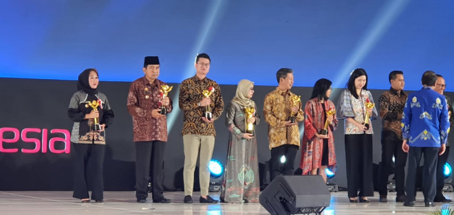 Pj. Bupati Kobar Terima Penghargaan Primaniyarta 2023