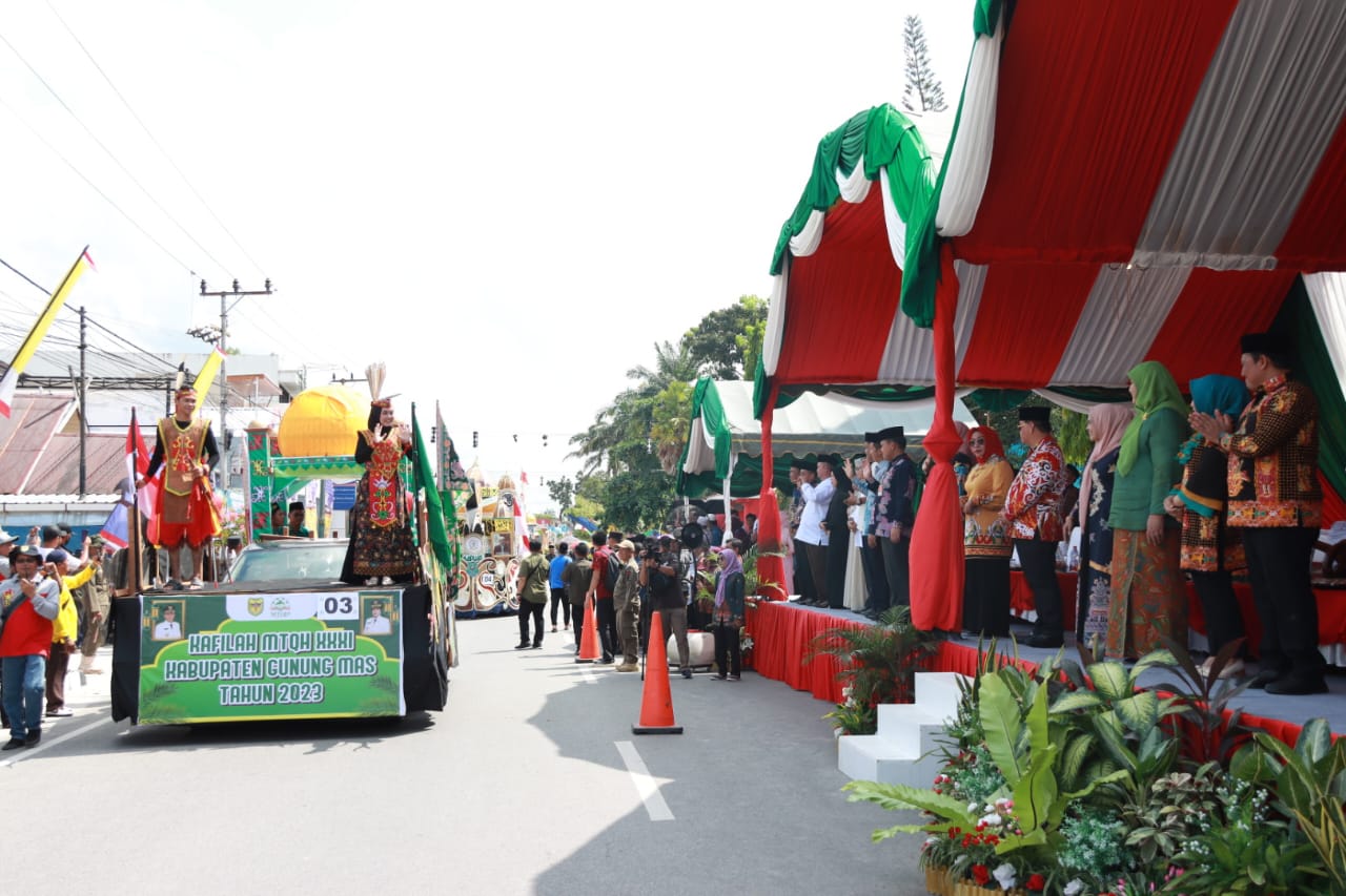 Wagub Kalteng Edy Pratowo Lepas Peserta Pawai Taaruf MTQ XXXI Tingkat Prov. Kalteng Tahun 2023