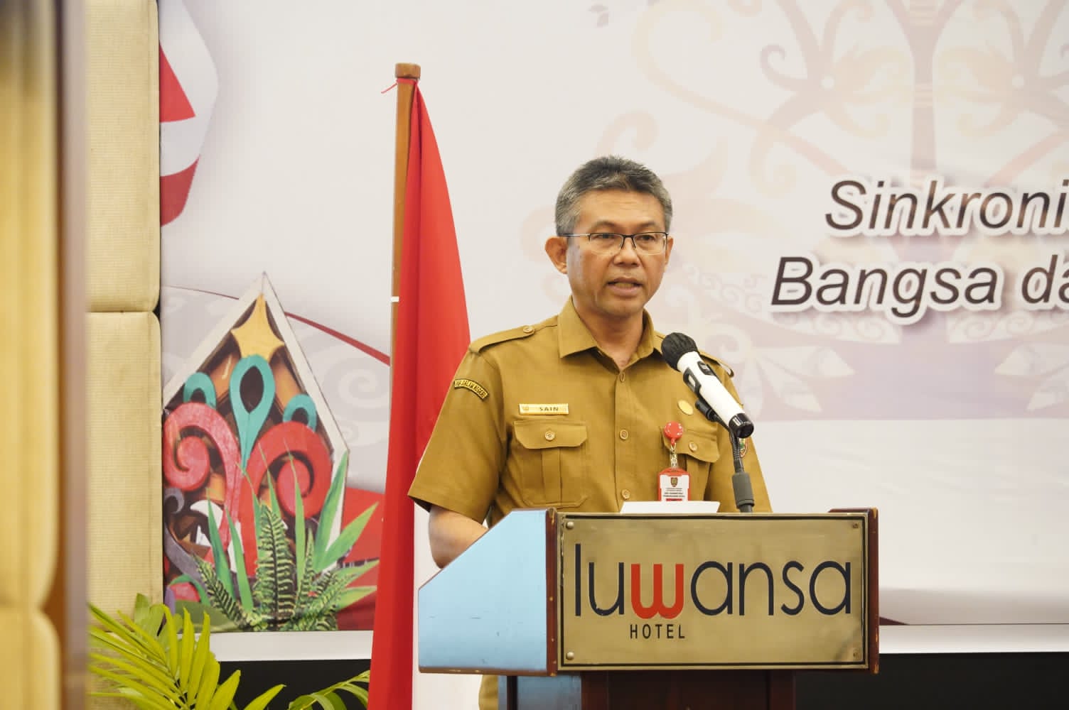 Plh Sahli Gubernur Bidang Pemkumpol Akhmad Husain Buka Rakor Persiapan Penyusunan Renstra di Lingkup Badan Kesbangpol Provinsi dan Kabupaten/Kota