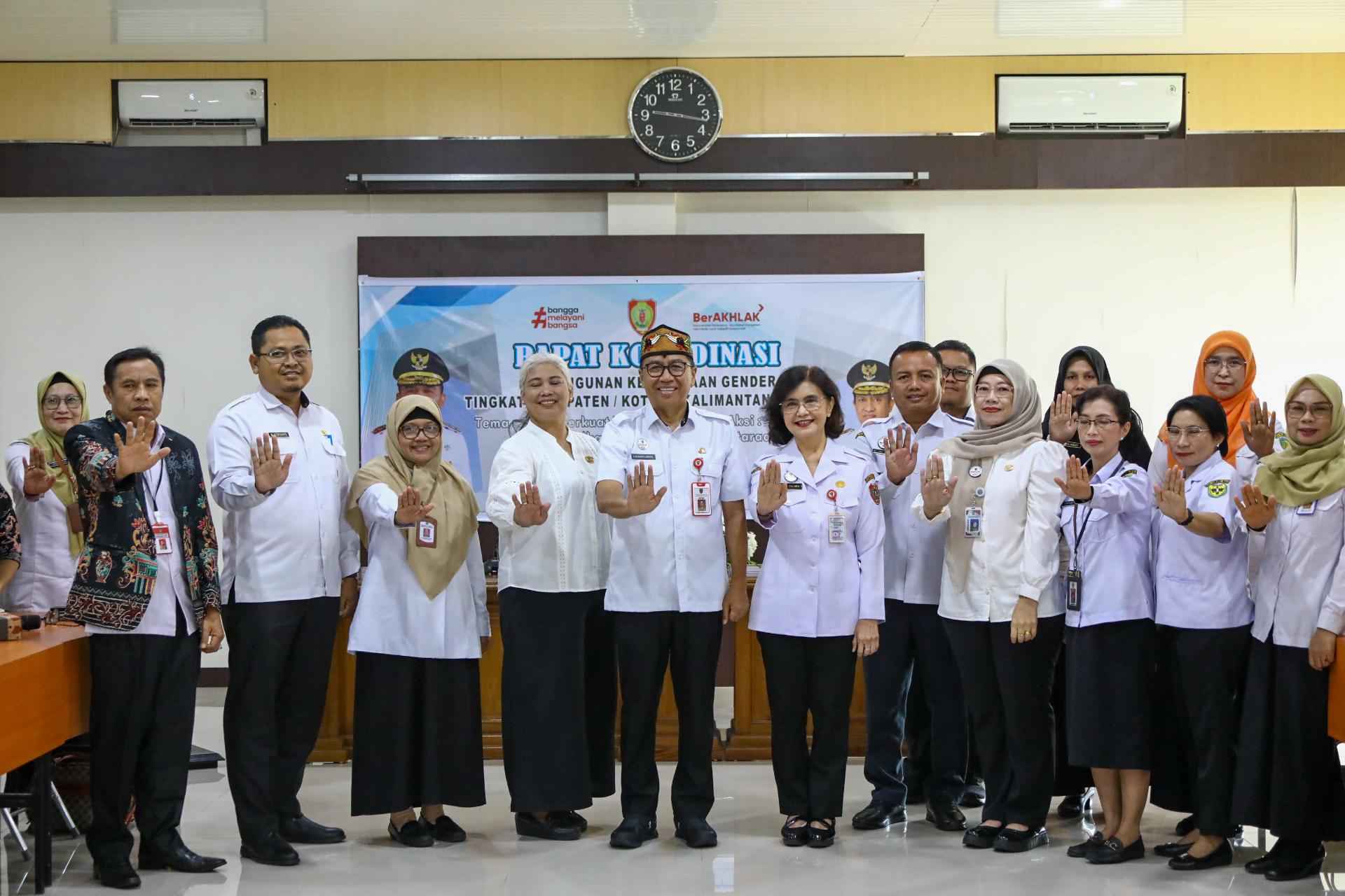 Pemprov Kalteng Gelar Rakor Pembangunan Kesetaraan Gender, Plt. Sekda Leonard S. Ampung Tekankan Penguatan Komitmen PUG