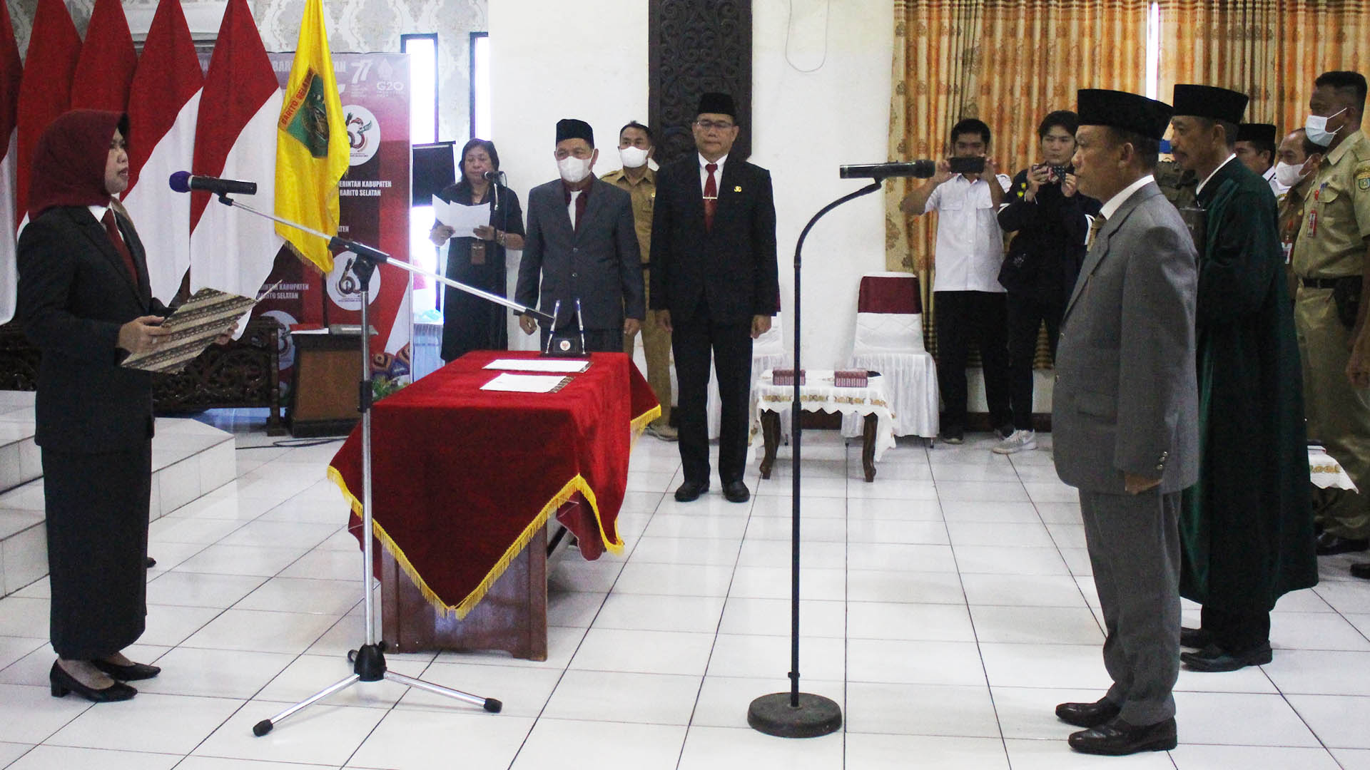 Pj. Bupati Lantik Kepala Dinas Dukcapil Barsel