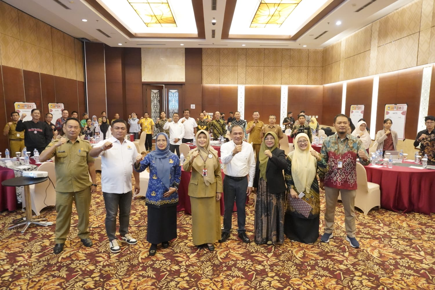 Asisten Ekbang Sri Widanarni Buka FGD Program Penguatan Ekosistem Kemitraan untuk Pengembangan Inovasi Berbasis Potensi Daerah di Kalteng