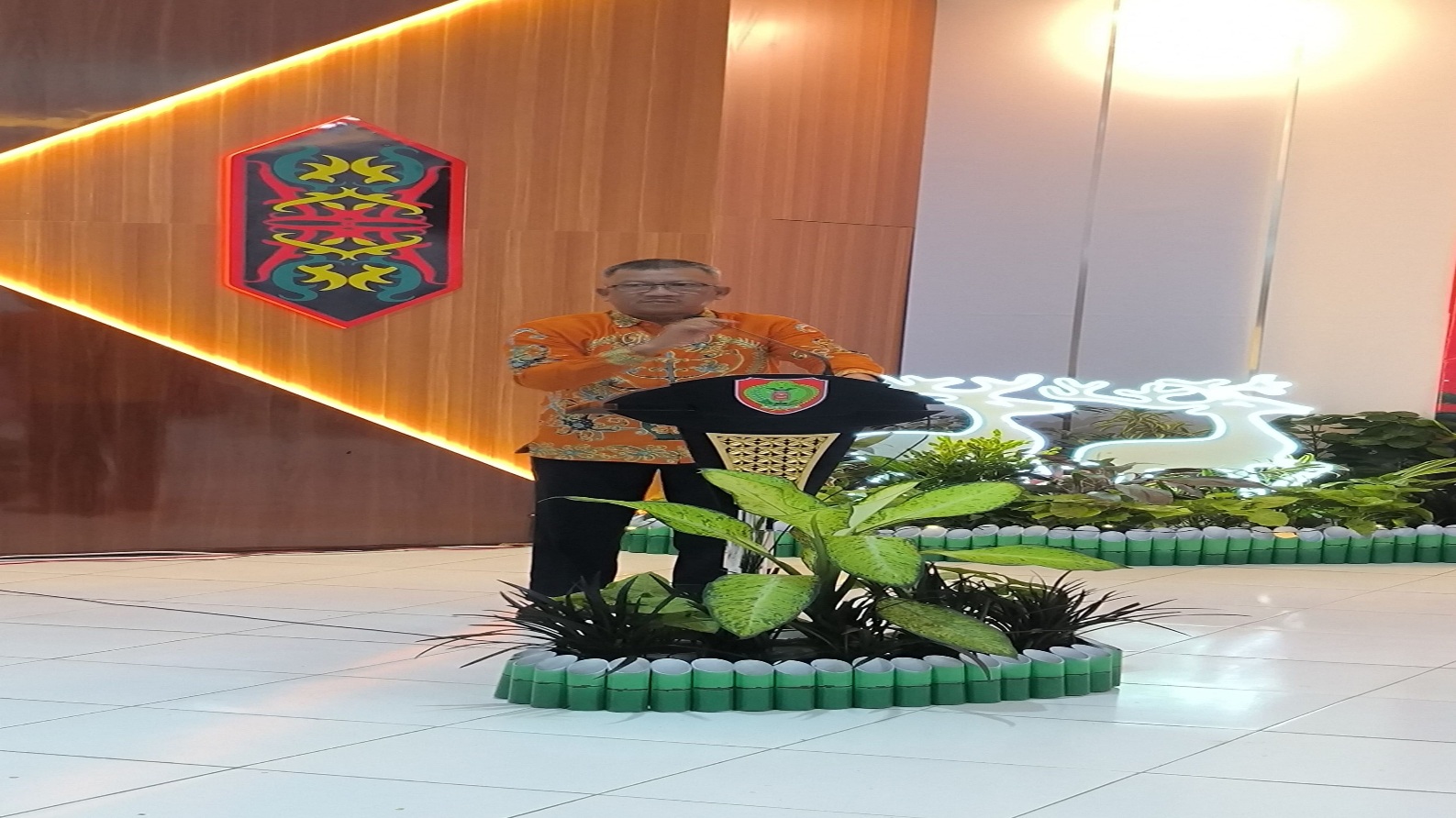 Keluarga Besar Badan Kesbangpol Prov. Kalteng Gelar Ibadah dan Perayaan Natal
