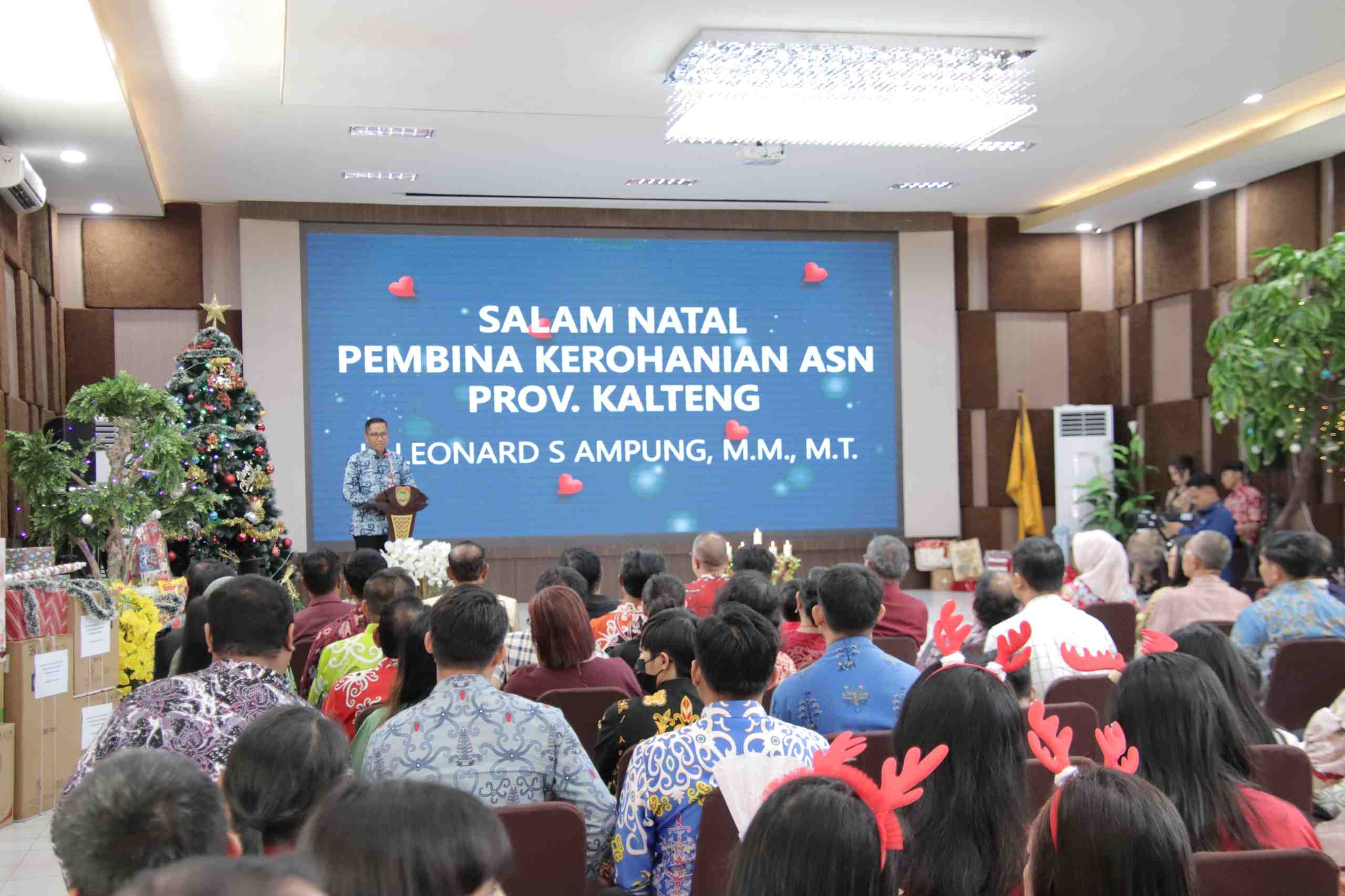 Sambut Suka Cita Natal, Dinas PMD Prov. Kalteng Gelar Ibadah dan Perayaan Natal Tahun 2024