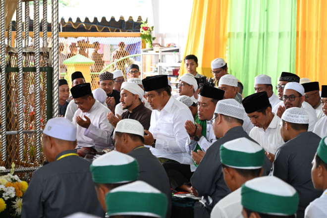 Pj. Bupati Budi Santosa Hadiri Haul Kiai Gede Tahun 2025 di Kotawaringin Lama
