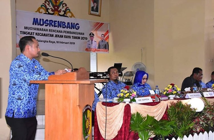 Perbaiki Infrastruktur Menuju Kawasan Pertanian di Jalan Manduhara