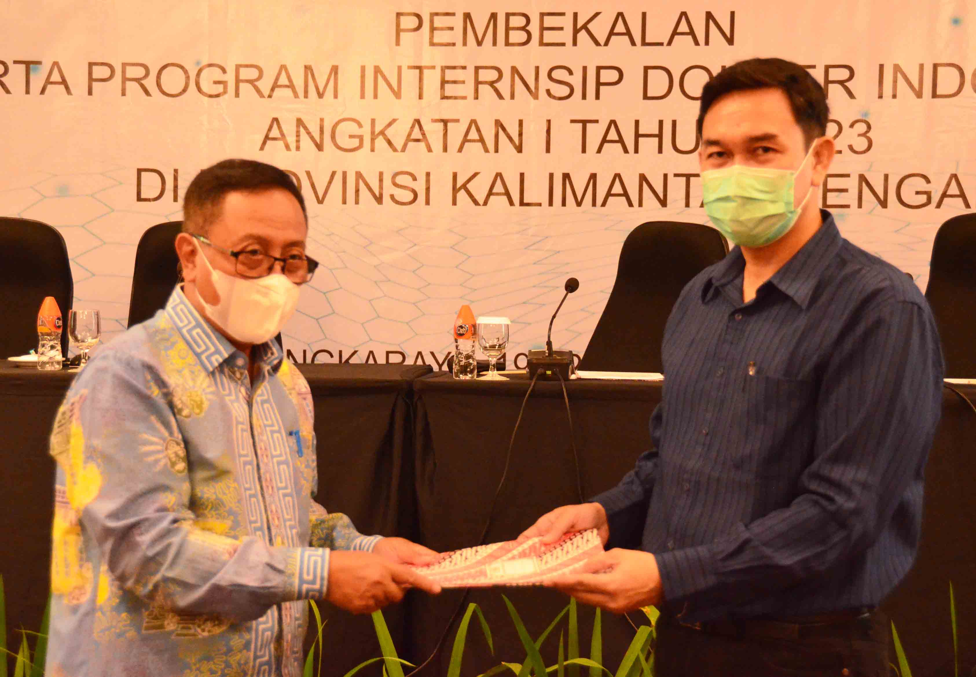 Dinas Kesehatan Prov. Kalteng Berikan Pembekalan Program Internsip Dokter Indonesia (PIDI) Angkatan Pertama