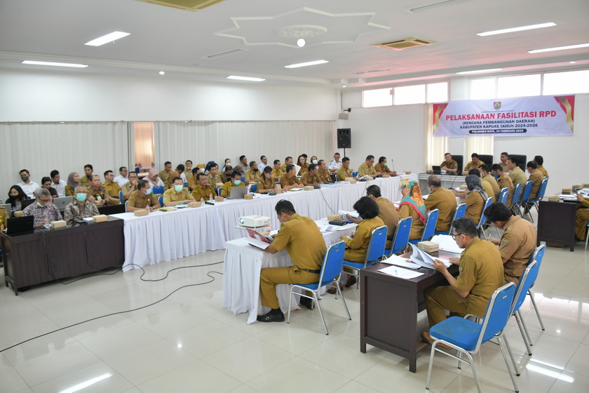 Bappedalitbang Prov. Kalteng Gelar Fasilitasi Rancangan Akhir RPD Kabupaten Kapuas Tahun 2024-2026