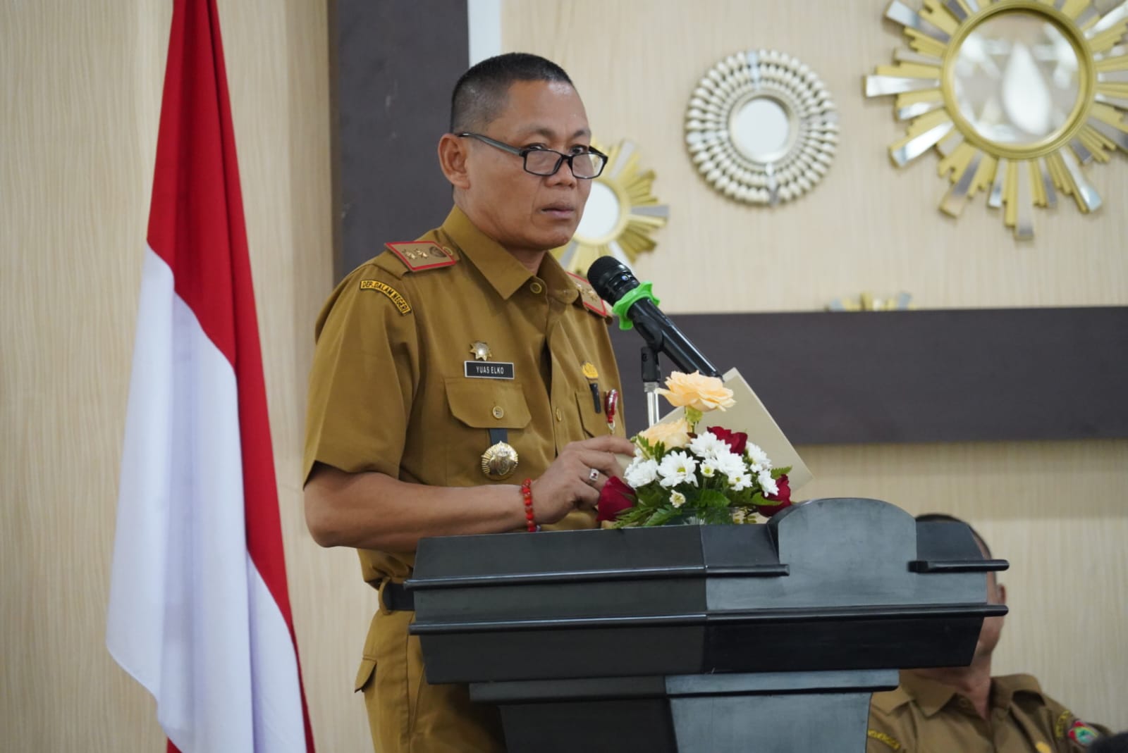 Sahli Ekbang Yuas Elko Buka FGD Optimalisasi PAD Sektor Retribusi Daerah di Provinsi Kalteng