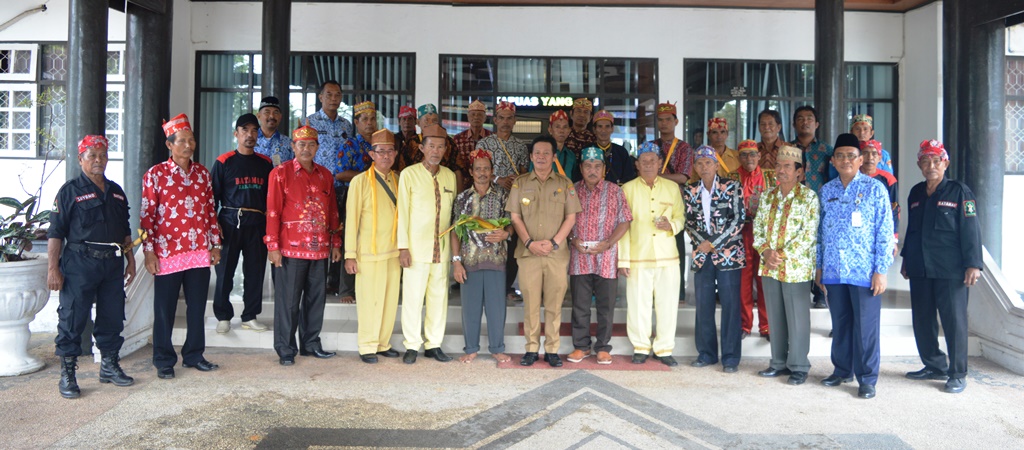 Rujab Dan Kantor Bupati Rutin Menjadi Tempat Ritual Mamapas Lewu