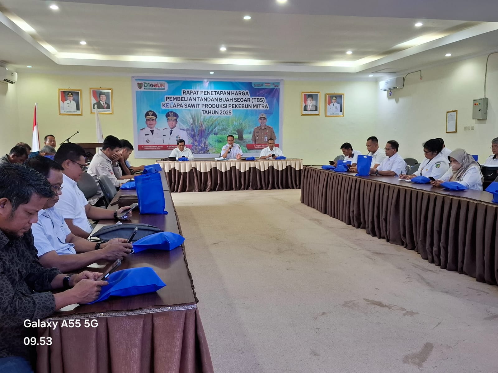 Gelar Rapat Penetapan Harga Pembelian TBS, Disbun Hitung Indeks K  dan Harga Periode I Bulan Maret 2025