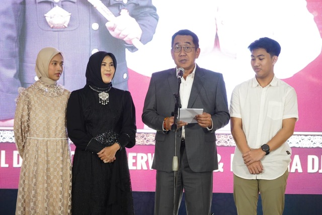 Wagub Edy Pratowo Hadiri Kenal Pamit Kapolda Kalteng dari Irjen Pol Djoko Poerwanto Kepada Irjen Pol Iwan Kurniawan 