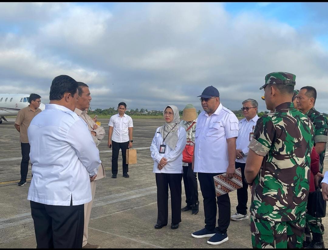 Kadis TPHP Prov. Kalteng Turut Sambut Kunker Menteri Pertanian RI di Bandara Tjilik Riwut