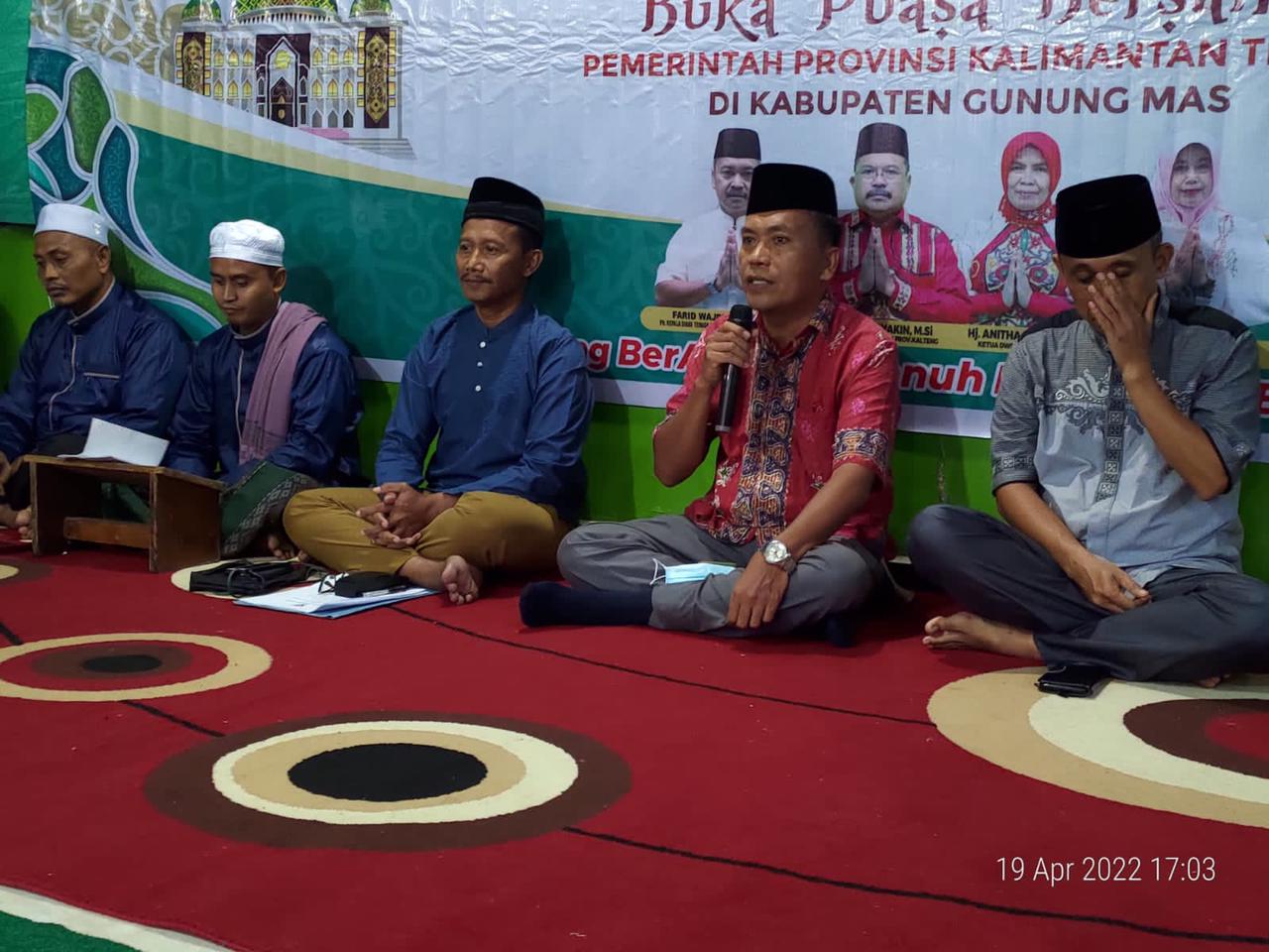 Safari Ramadan di Masjid Siratal Mustaqin Tumbang Jutuh Gumas, Masyarakat Diajak Saling Berbagi di Bulan Suci