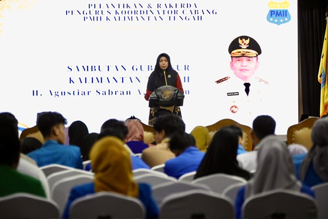 Asisten Ekbang Sri Widanarni Harapkan PMII Kalteng Berkontribusi Dukung Pembangunan