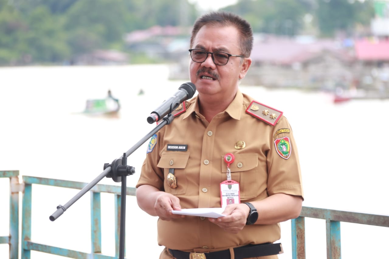 Plh Asisten Pemkesra Herson B Aden Buka Lomba Perahu Hias