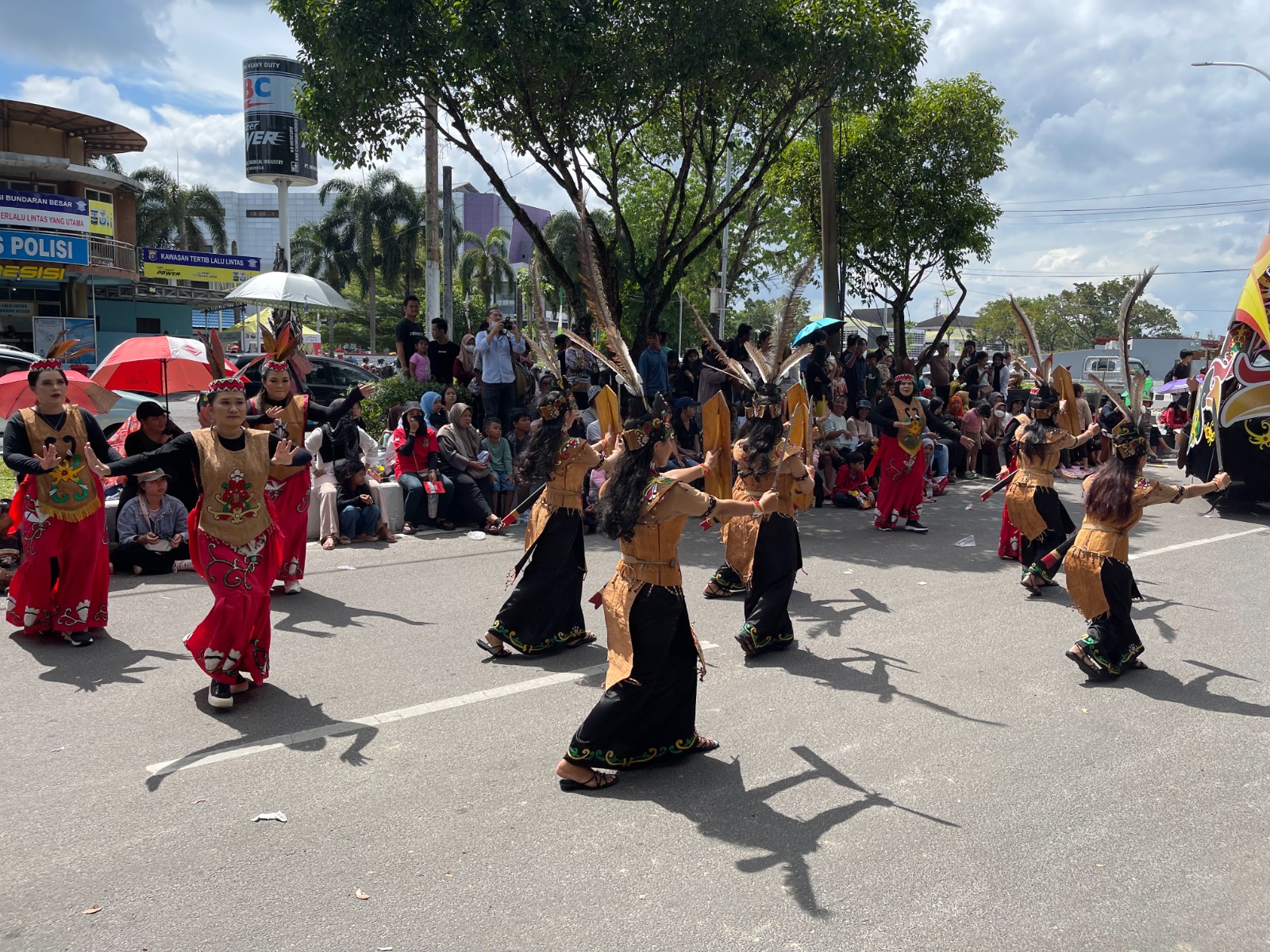 RSJ Kalawa Atei Meriahkan Karnaval Budaya FBIM 2024