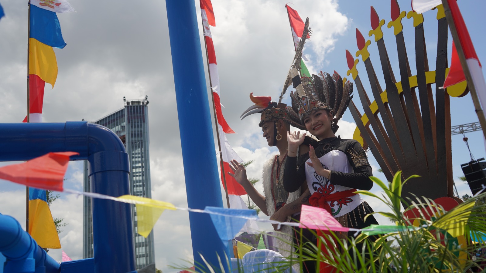 DLH Prov. Kalteng Ikut Meriahkan Karnaval Budaya FBIM Kalteng 2024