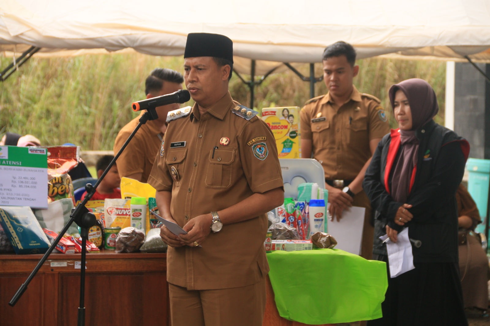 Wakil Bupati Seruyan Serahkan Bantuan ATENSI dari Kementerian Sosial