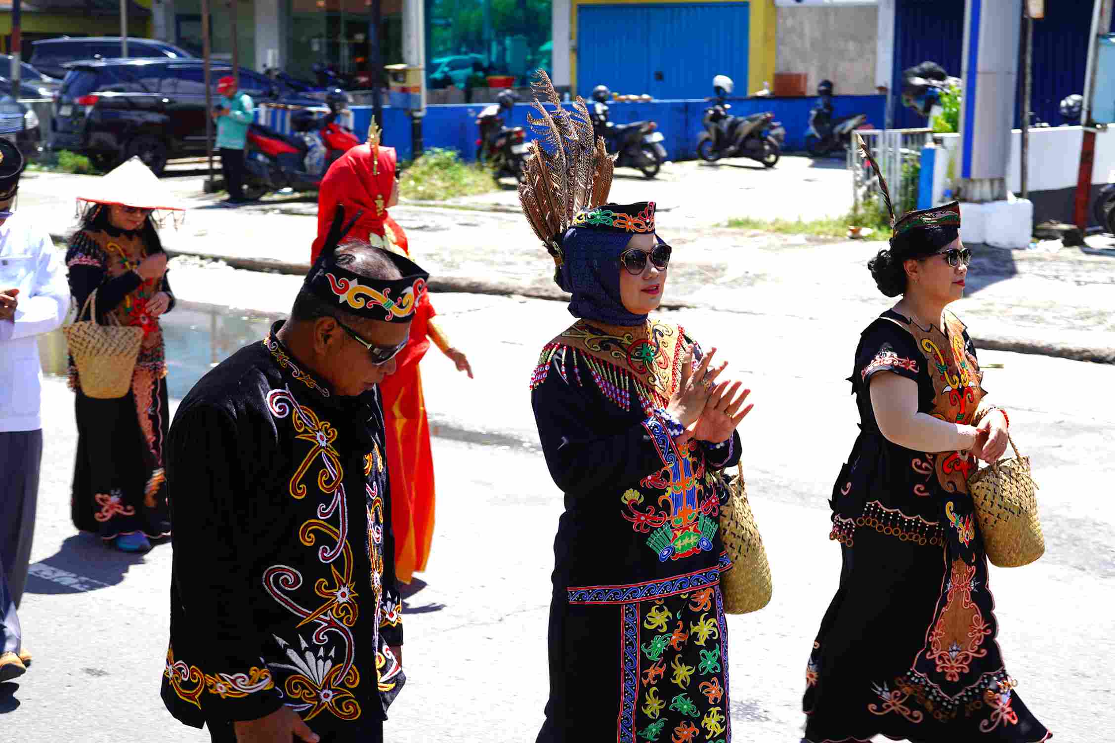 Badan Kesbangpol Prov. Kalteng Tampilkan Semangat Persatuan dalam Karnaval Budaya FBIM 2025