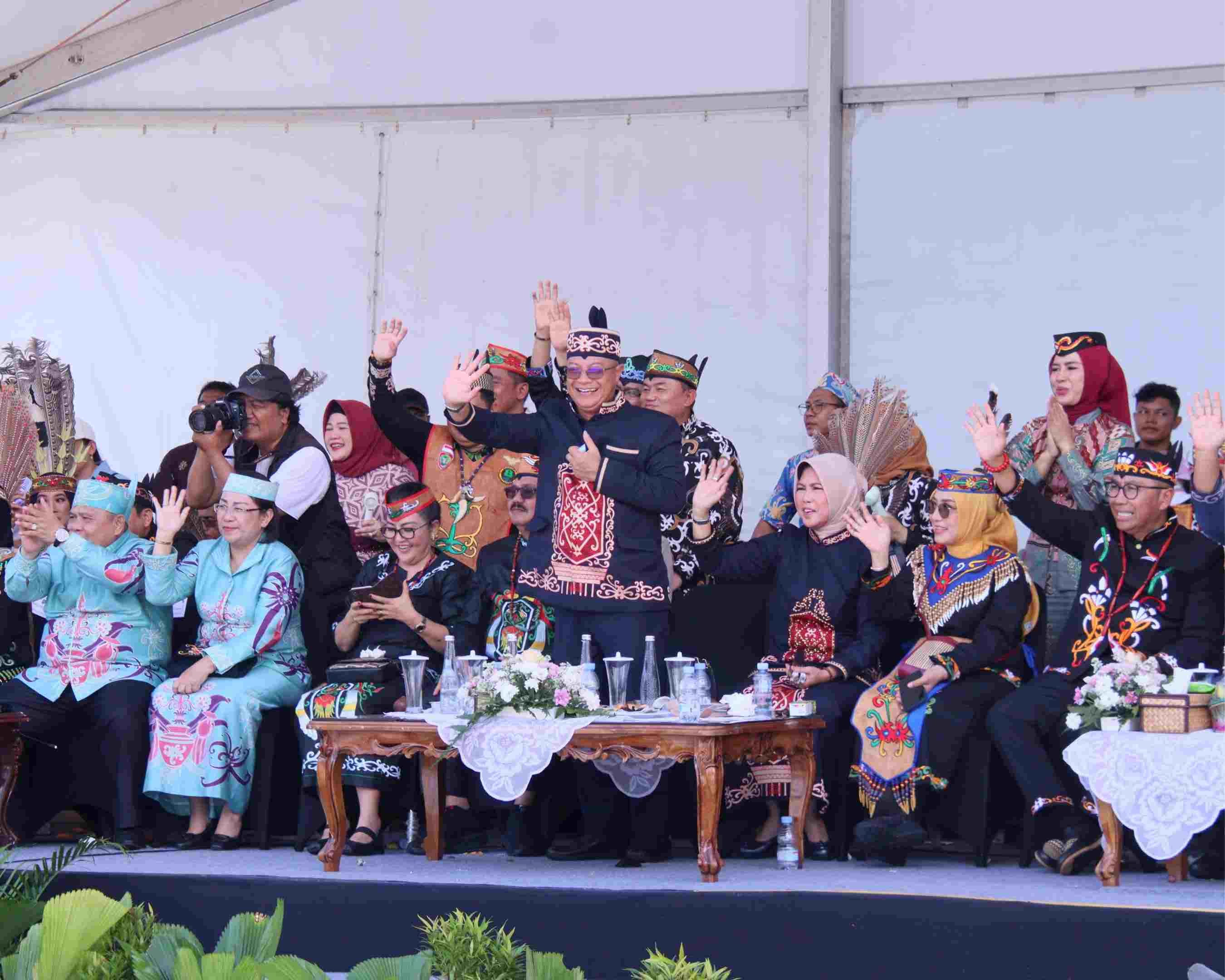 Dinas PMD Prov. Kalteng Usung Tema Belom Bahadat, Ramaikan Karnaval Budaya FBIM Tahun 2025