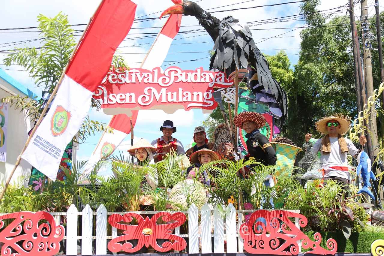 Dinas PMD Prov. Kalteng Usung Tema Belom Bahadat, Ramaikan Karnaval Budaya FBIM Tahun 2025