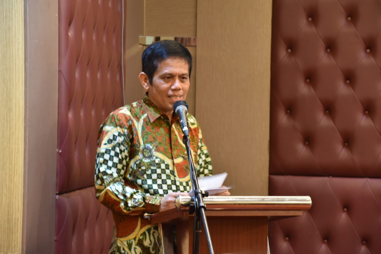 Asisten Ekbang Leonard S. Ampung Harapkan Pemerintah Provinsi dan Kabupaten/Kota Perkuat Komitmen Tingkatkan Kualitas Pelayanan Publik di Kalteng