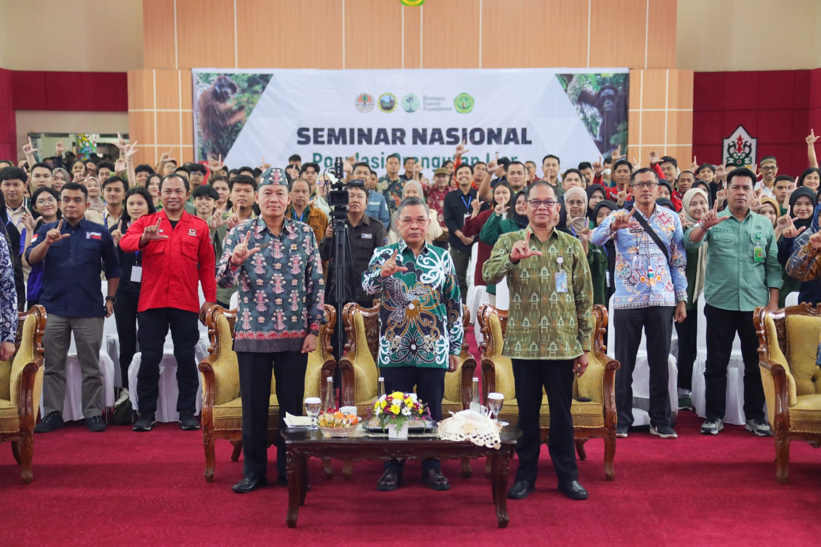 Sahli Gubernur Yuas Elko Hadiri Seminar Nasional Pengelolaan Satwa Terancam Punah Orang Utan di Taman Nasional Sebangau