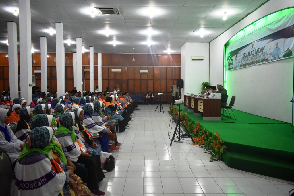 Jemaah Haji Kapuas diberi Arahan Selama di Asrama Haji Banjarmasin