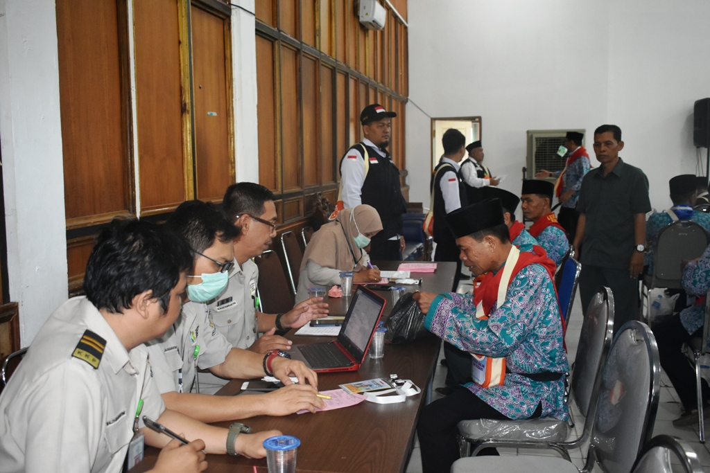 Jemaah Haji Kapuas diberi Arahan Selama di Asrama Haji Banjarmasin