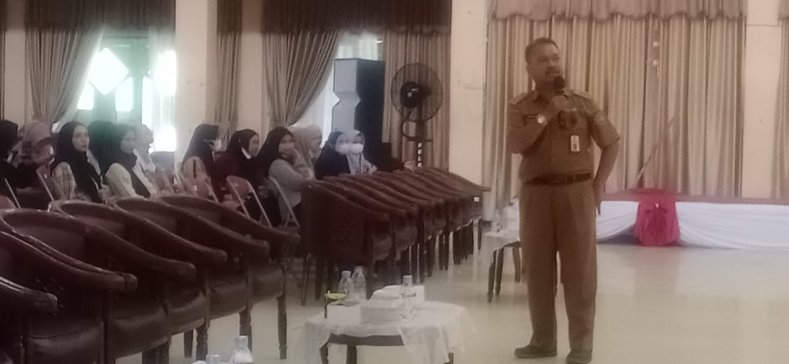Plt.  Kadisnakertrans Farid Wajdi : Wujudkan Kalteng Makin Berkah Dengan Kompetensi Wisudawan