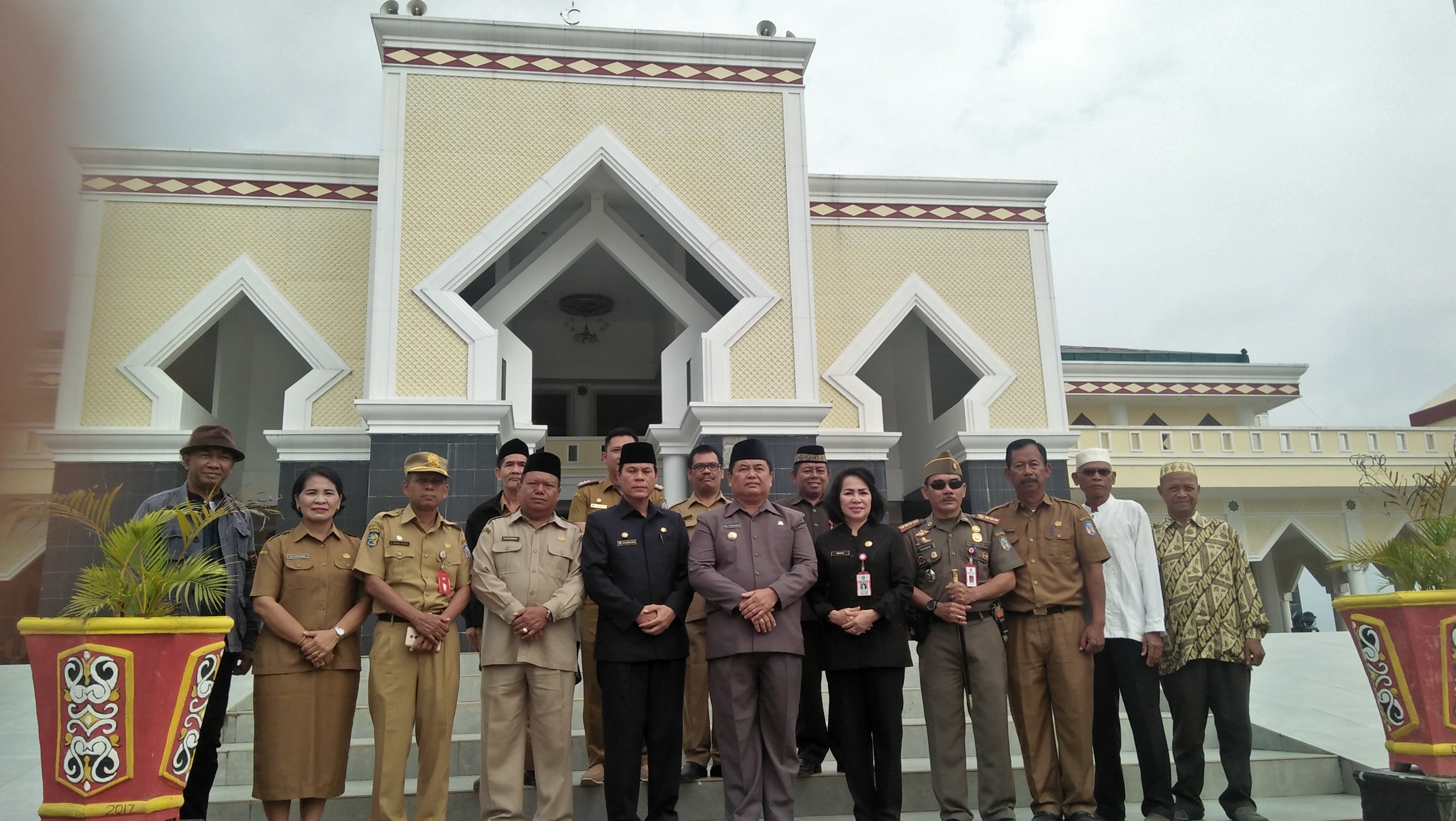Pemda Mura  Secara Simbolis Beri Bantuan Hewan Korban