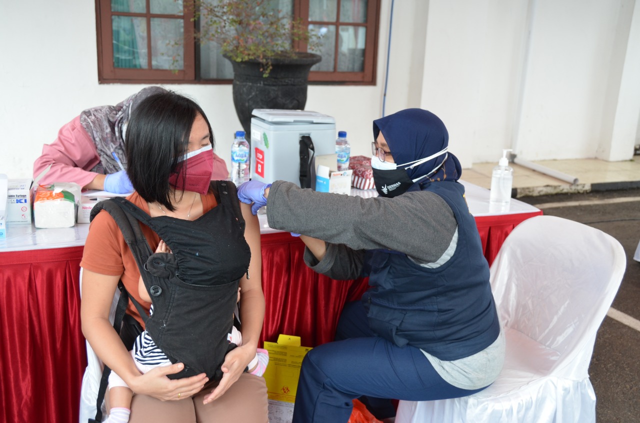 Vaksinasi Covid-19 Dosis Kedua di Kejaksaan Tinggi Provinsi Kalimantan Tengah