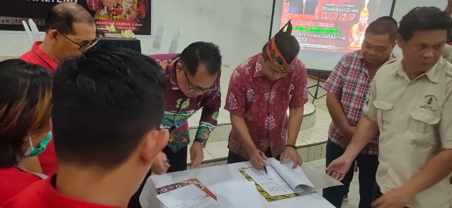 Awasi Pengelolaan Sumber Daya Kelautan dan Perikanan, Dislutkan Prov. Kalteng Gandeng Dewan Adat Dayak