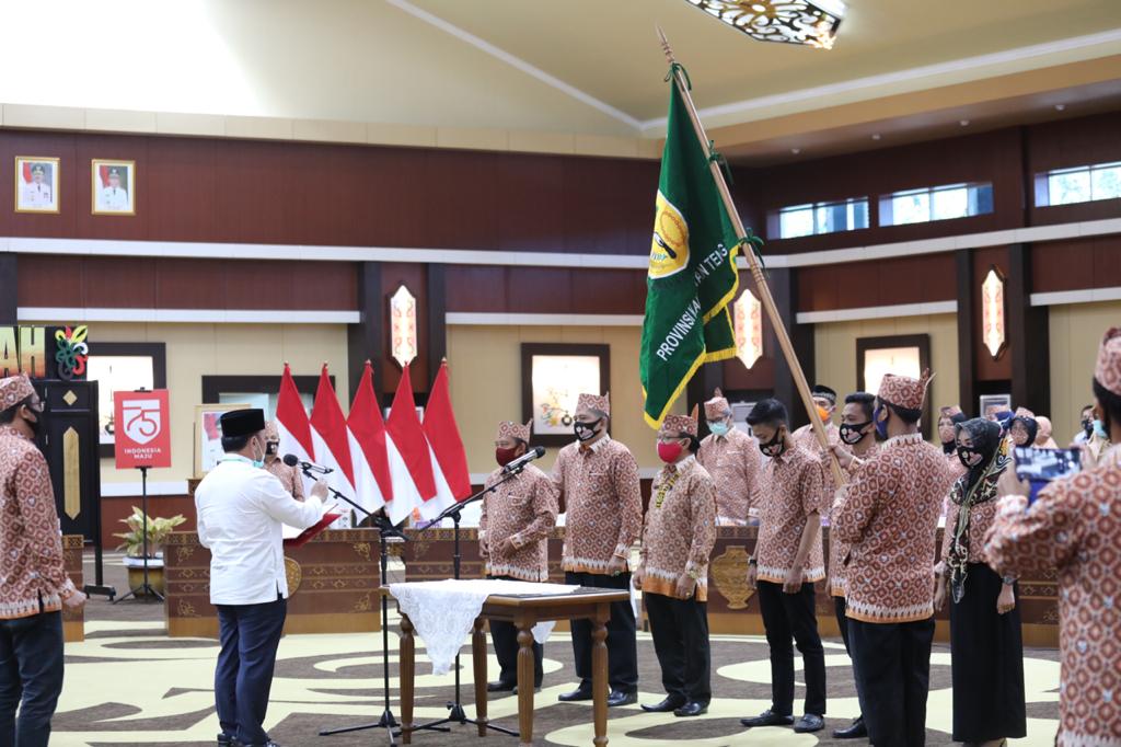 Gubernur H. Sugianto Sabran Melantik dan Mengukuhkan Dewan Pengurus Daerah Kerukunan Keluarga Bakumpai Prov. Periode 2020-2025 