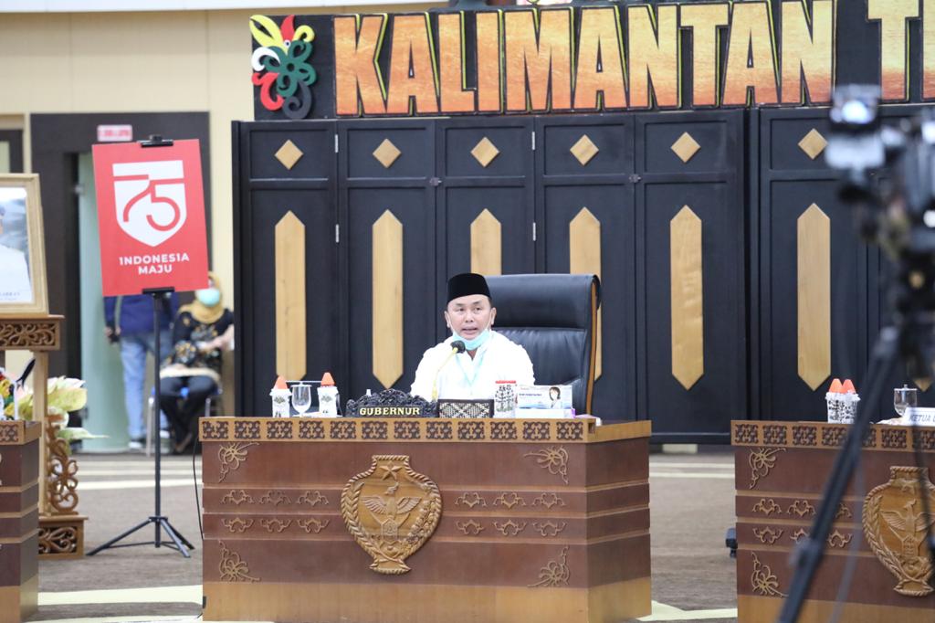 Gubernur H. Sugianto Sabran Melantik dan Mengukuhkan Dewan Pengurus Daerah Kerukunan Keluarga Bakumpai Prov. Periode 2020-2025 