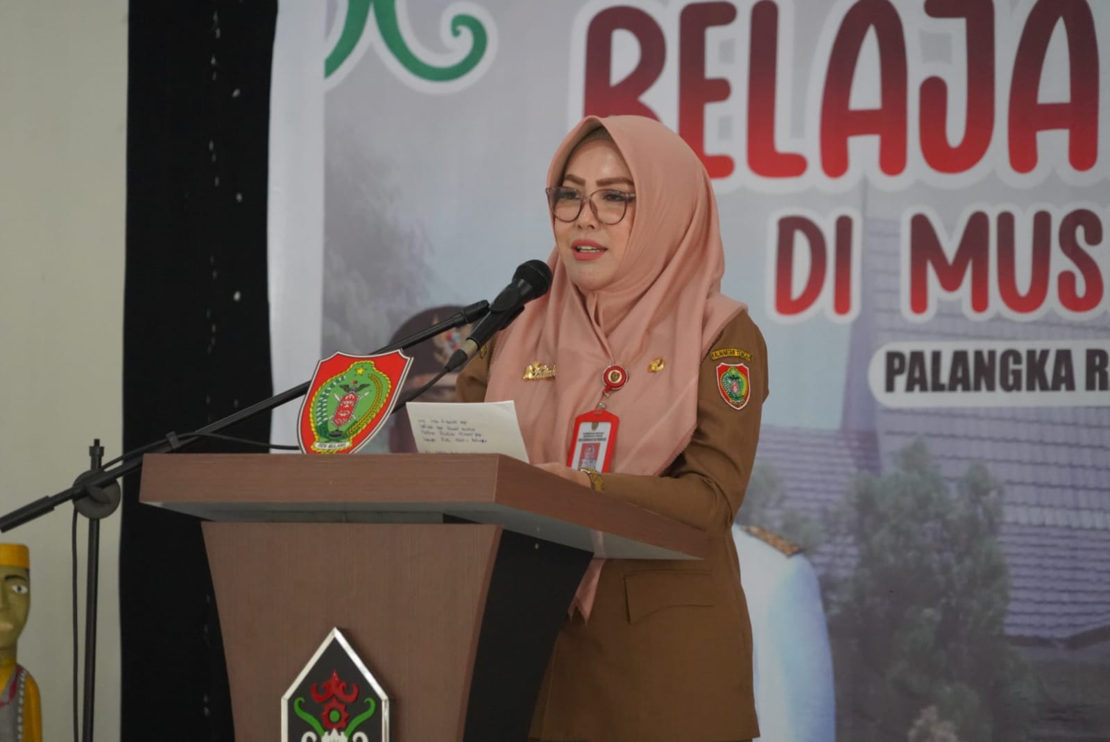 Perkenalkan Adat Suku Dayak kepada Pelajar, Disbudpar Gelar Kegiatan Belajar Bersama