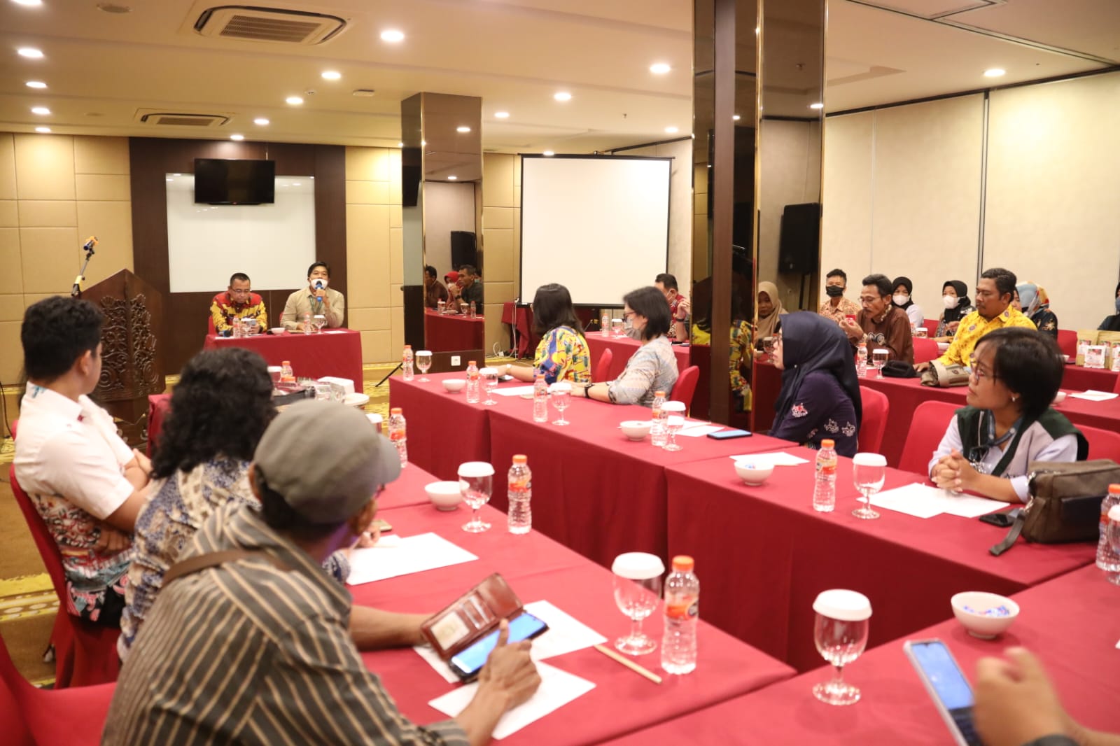 Asisten Adum Buka Kick Off Inkubasi Bisnis Prov. Kalteng
