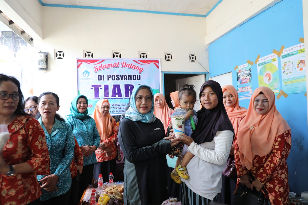Kadis TPHP Prov. Kalteng Kunjungi Posyandu Tiara Dalam Rangka Program Upaya Percepatan Penurunan Stunting